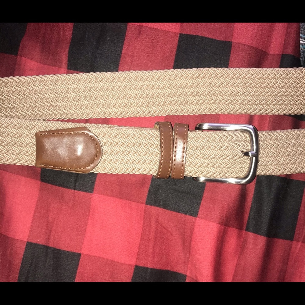 BNWOT Men’s Stretchy woven belt